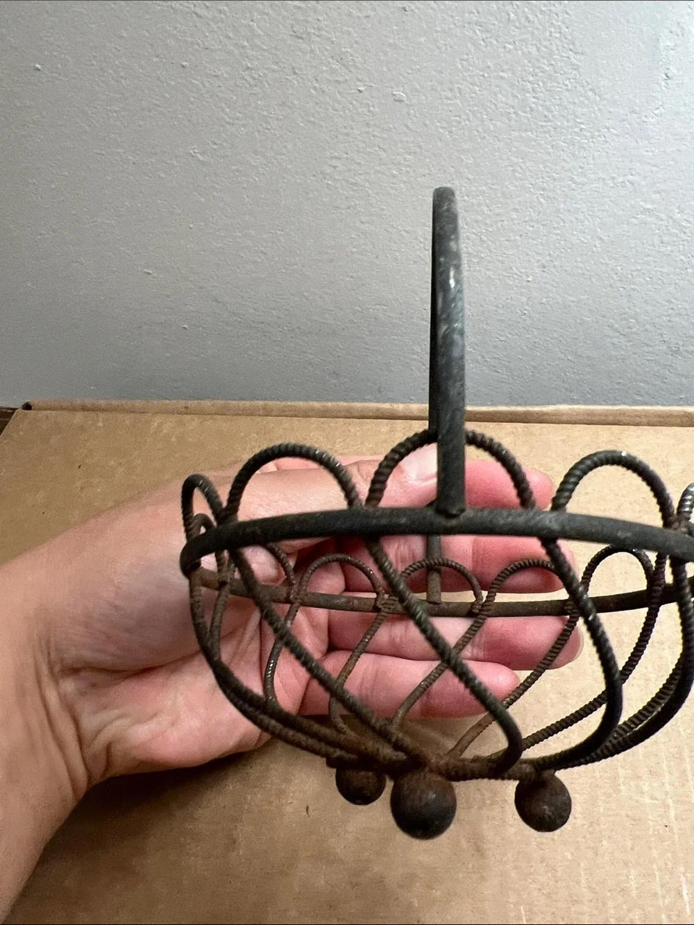 Rustic (Rusted) Metal Wire Accent Basket - VTGAntique/Needs Cleaning